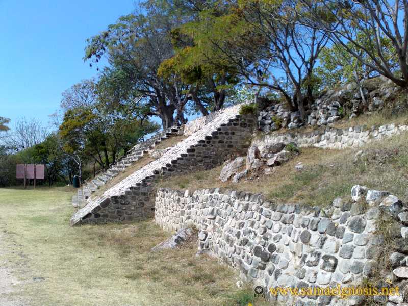 Zona Arqueológica de Xochicalco Foto 0035