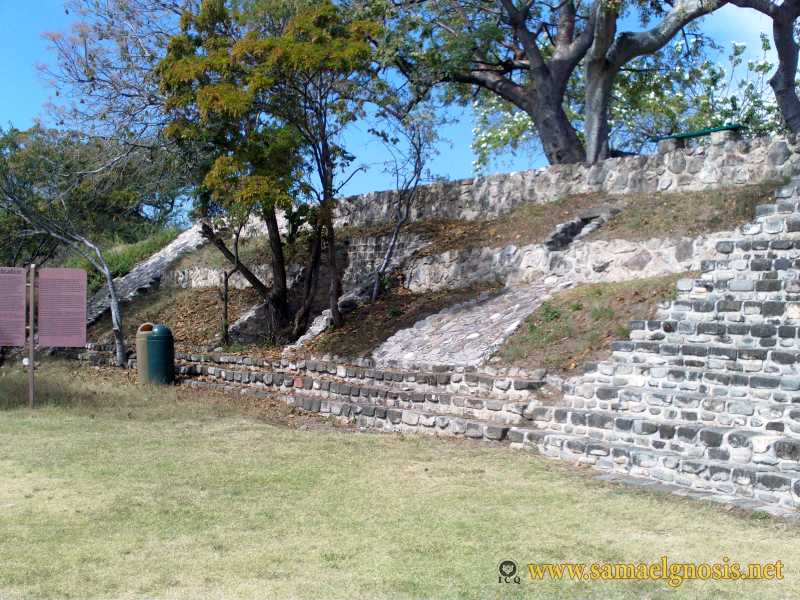 Zona Arqueológica de Xochicalco Foto 0038
