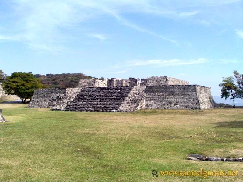 Zona Arqueológica de Xochicalco Foto 0054