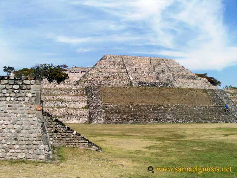 Zona Arqueológica de Xochicalco Foto 0057
