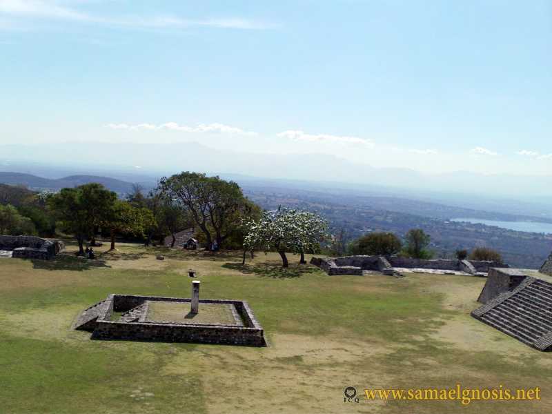 Zona Arqueológica de Xochicalco Foto 0130