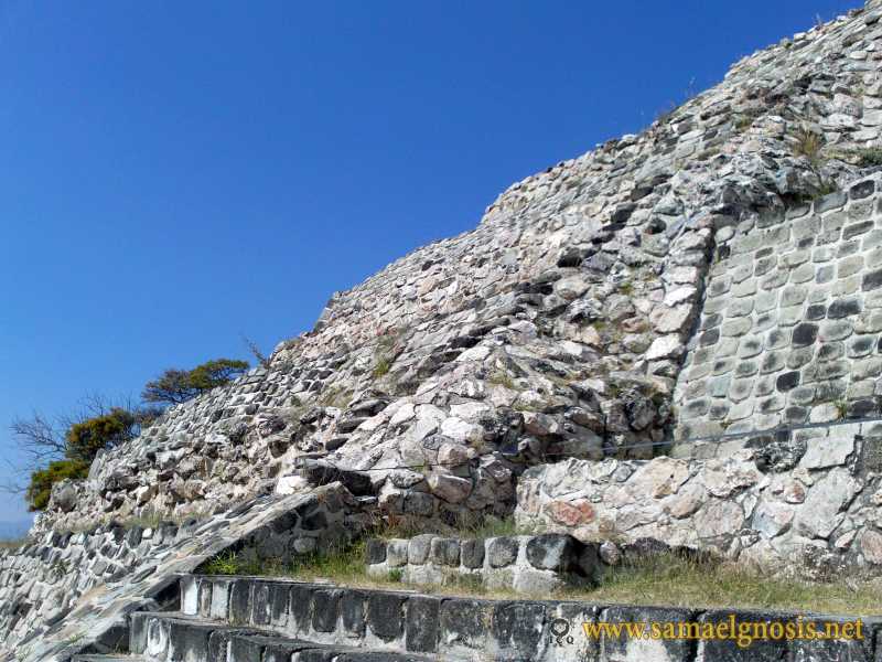 Zona Arqueológica de Xochicalco Foto 0132