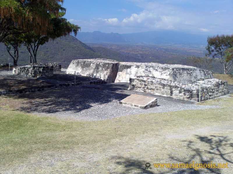 Zona Arqueológica de Xochicalco Foto 0202