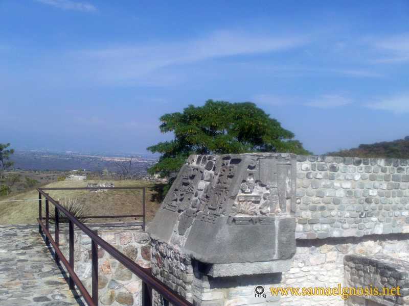Zona Arqueológica de Xochicalco Foto 0213