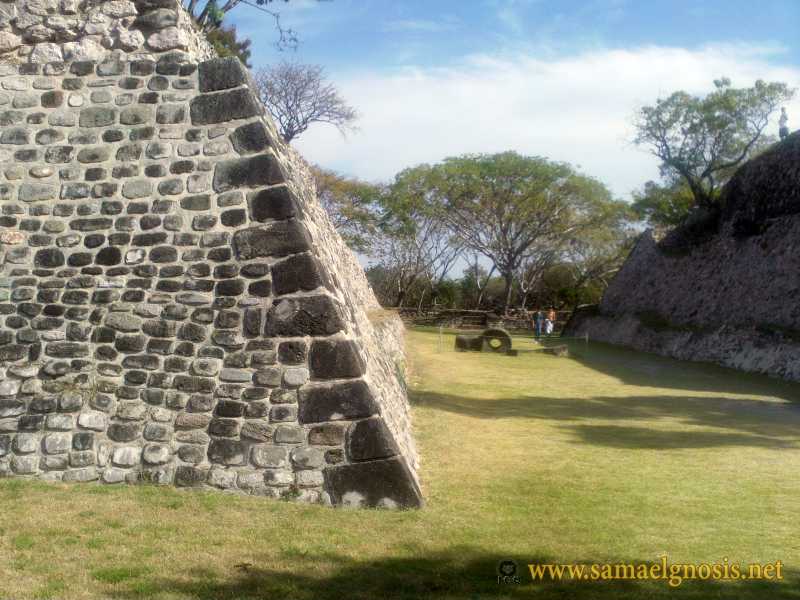 Zona Arqueológica de Xochicalco Foto 0278