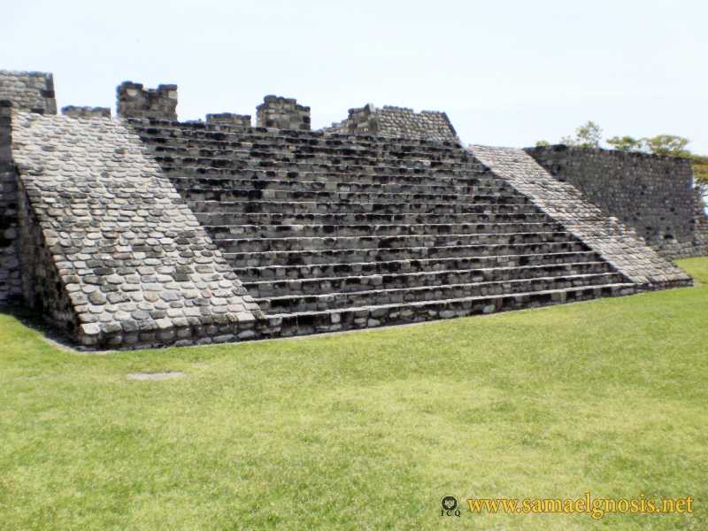 Zona Arqueológica de Xochicalco Foto 0311