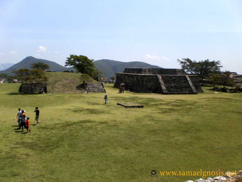 Zona Arqueológica de Xochicalco Foto 0401
