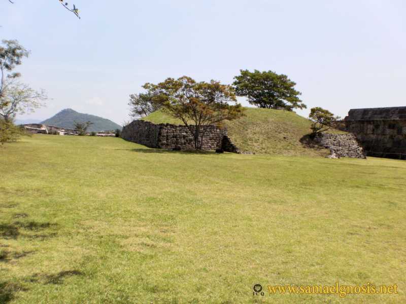 Zona Arqueológica de Xochicalco Foto 0404