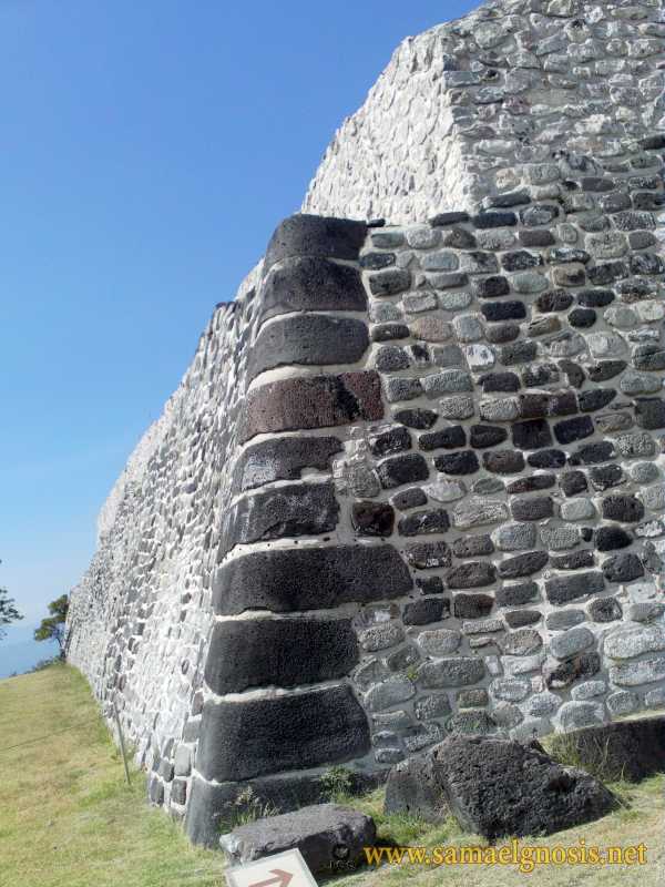 Zona Arqueológica de Xochicalco Foto 0424