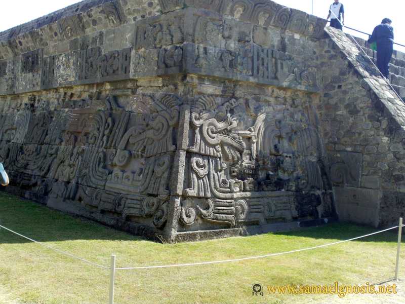 Zona Arqueológica de Xochicalco Foto 0427