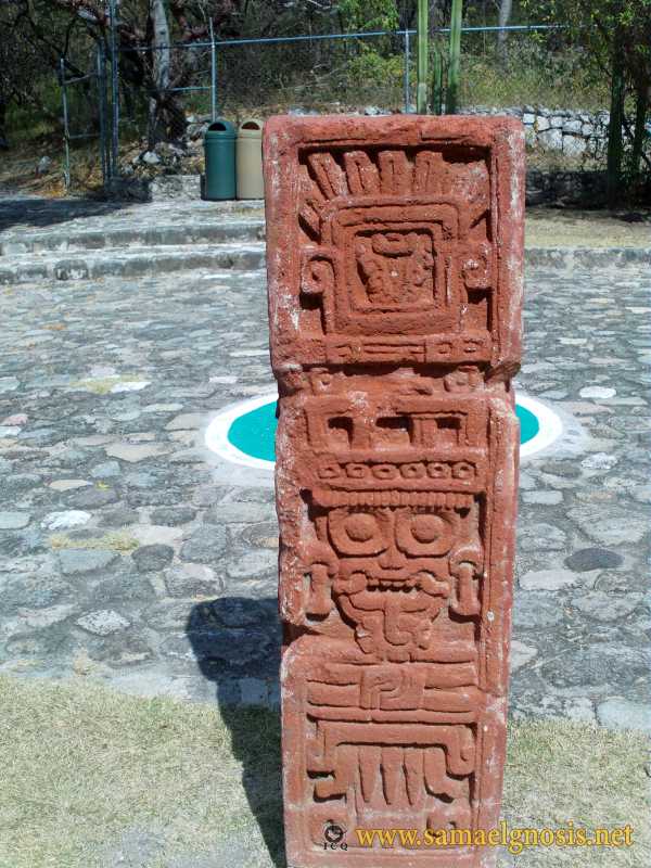 Zona Arqueológica de Xochicalco Foto 0690