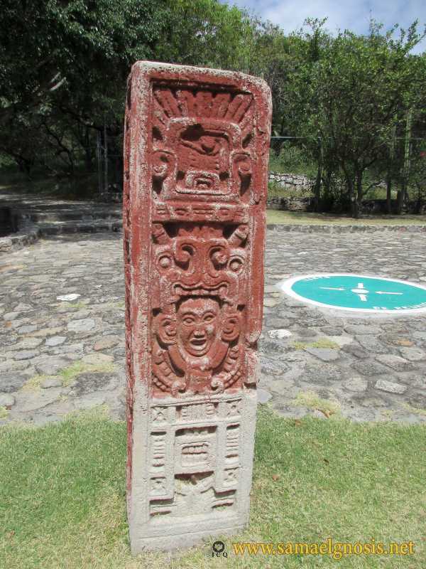 Zona Arqueológica de Xochicalco Foto 0710