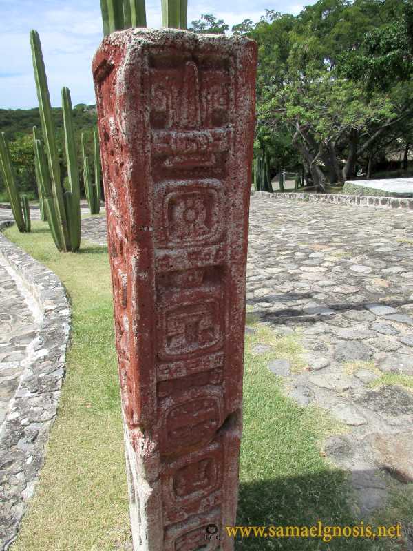 Zona Arqueológica de Xochicalco Foto 0711
