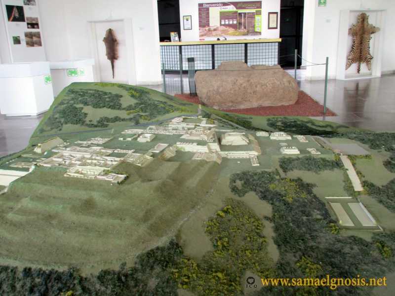 Zona Arqueológica de Xochicalco Foto 0986