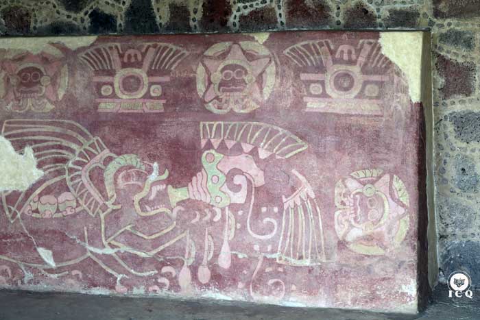 Jaguar tocando un caracol marino, símbolo de la perfección en la palabra, alrededor la estrella de la mañana (Venus) símbolo del amor, la belleza y el arte. Teotihuacán, México. Jaguar tocando un caracol marino, símbolo de la perfección en la palabra, alrededor la estrella de la mañana (Venus) símbolo del amor, la belleza y el arte. Teotihuacán, México.