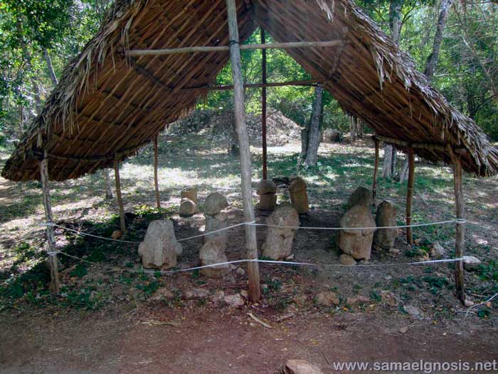 En Uxmal Yucatán, México, encontramos una muestra de la fertilidad y de lo sagrado que era para los mayas, las fuerzas de la creación humana. Foto: Antonio Compeán Gnosis ICQ. En Uxmal Yucatán, México, encontramos una muestra de la fertilidad y de lo sagrado que era para los mayas, las fuerzas de la creación humana. Foto: Antonio Compeán Gnosis ICQ.