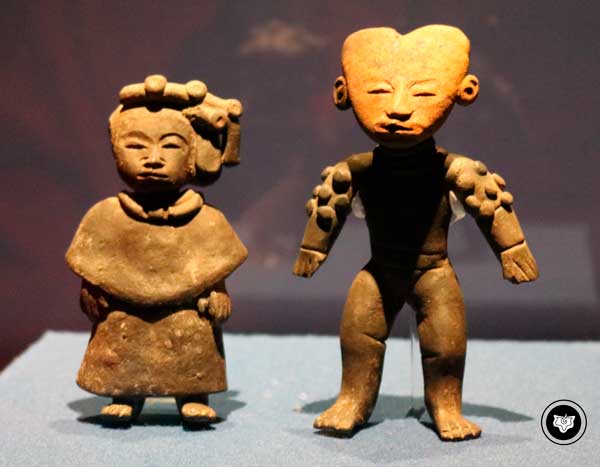 Figurillas de cerámica. (Teotihuacán)