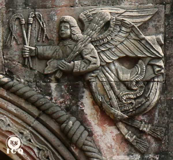 Ángel con látigos que representan la voluntad verdadera. (Ex Convento de San Andrés Calpan).