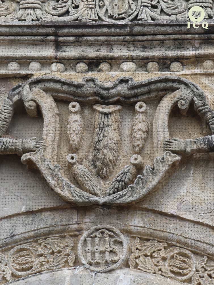 La magia del número cinco la encontramos también en las cinco llagas del maestro Jesús. La magia del número cinco la encontramos también en las cinco llagas del maestro Jesús.
San Francisco Acatepec, Puebla.