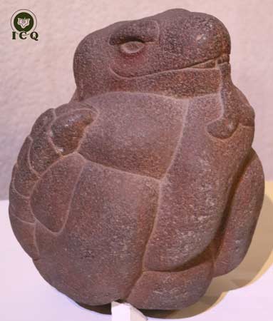 La serpiente como símbolo de la divina sabiduría. Museo de Antropología de Puebla, México. La serpiente como símbolo de la divina sabiduría. Museo de Antropología de Puebla, México.