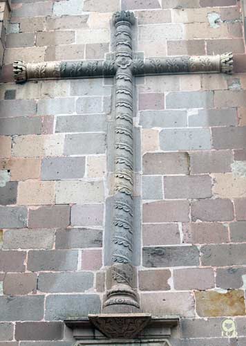 Cruz del Exconvento de San Agustín, San Luis Potosí, S.L.P. Cruz del Exconvento de San Agustín, San Luis Potosí, S.L.P.