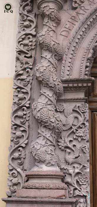 Plantas y animales, son los cuerpos físicos de los elementales. Templo de la Compañía. San Luis Potosí, S.L.P. México. Plantas y animales, son los cuerpos físicos de los elementales. Templo de la Compañía. San Luis Potosí, S.L.P. México.