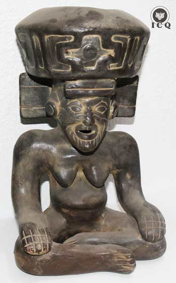 Huehueteotl para los mexicas es el Keter de la cábala. Pieza cerámica. Huehueteotl para los mexicas es el Keter de la cábala. Pieza cerámica.