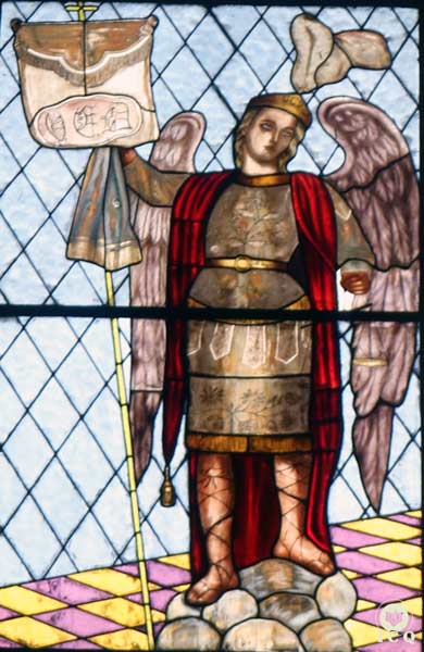 Vitral del arcángel Michael, regente del Sol. Catedral de San Luis Potosí, México. Vitral del arcángel Michael, regente del Sol. Catedral de San Luis Potosí, México.