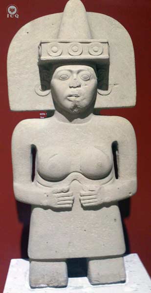 Tlazolteotl, diosa de los partos, Museo de Antropología de Xalapa, México. Tlazolteotl, diosa de los partos, Museo de Antropología de Xalapa, México.