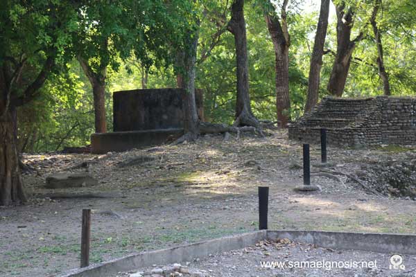 Zona Arqueológica de Tamtoc. Estructura con cuatro basamentos.