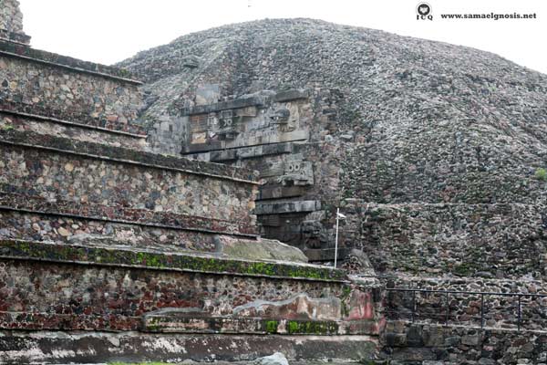 Templo de Quetzalcóatl. Teotihuacán México. Foto: Jenaro Reyes y Lupita Rodríguez. Templo de Quetzalcóatl. Teotihuacán México. Foto: Jenaro Reyes y Lupita Rodríguez.
