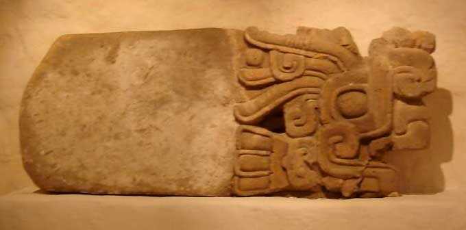 “Cocodrilo-Serpiente”. Museo de Plazuelas, Pénjamo Guanajuato México. “Cocodrilo-Serpiente”. Museo de Plazuelas, Pénjamo Guanajuato México. Foto: ICQ Gnosis.