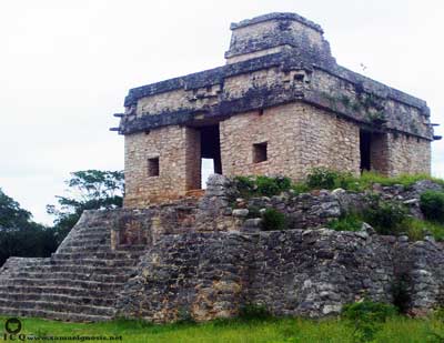 Templo Maya. Dzibilchaltún Templo Maya. Dzibilchaltún
