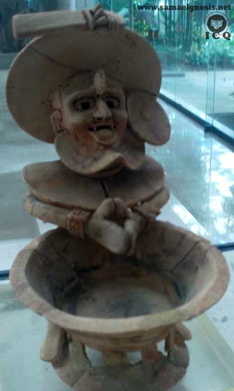 Dios viejo del fuego (Huehueteotl), maestro regente de las salamandras. Museo de Antropología de Xalapa. Dios viejo del fuego (Huehueteotl), maestro regente de las salamandras. Museo de Antropología de Xalapa.