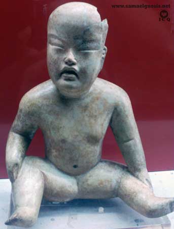 Figurilla representando a un niño. Museo de Antropología de Xalapa, México. Cultura Olmeca. Figurilla representando a un niño. Museo de Antropología de Xalapa, México. Cultura Olmeca.