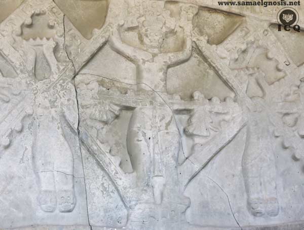 El lenguaje de los sueños, mitos y templos milenarios está dirigido a la conciencia. Zona Arqueológica de Tamtoc, San Luis Potosí, México. Una mujer con mascara de cráneo, símbolo de la muerte del Ego, con manos hacia lo alto rindiendo culto a lo divino. El lenguaje de los sueños, mitos y templos milenarios está dirigido a la conciencia. Zona Arqueológica de Tamtoc, San Luis Potosí, México. Una mujer con mascara de cráneo, símbolo de la muerte del Ego, con manos hacia lo alto rindiendo culto a lo divino.