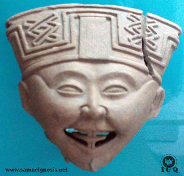 Carita sonriente, alegoría de la alegría del alma, uno de los valores que hay que rescatar de entre las prisiones del Ego. Museo de Antropología de Xalapa, México. Carita sonriente, alegoría de la alegría del alma, uno de los valores que hay que rescatar de entre las prisiones del Ego. Museo de Antropología de Xalapa, México.